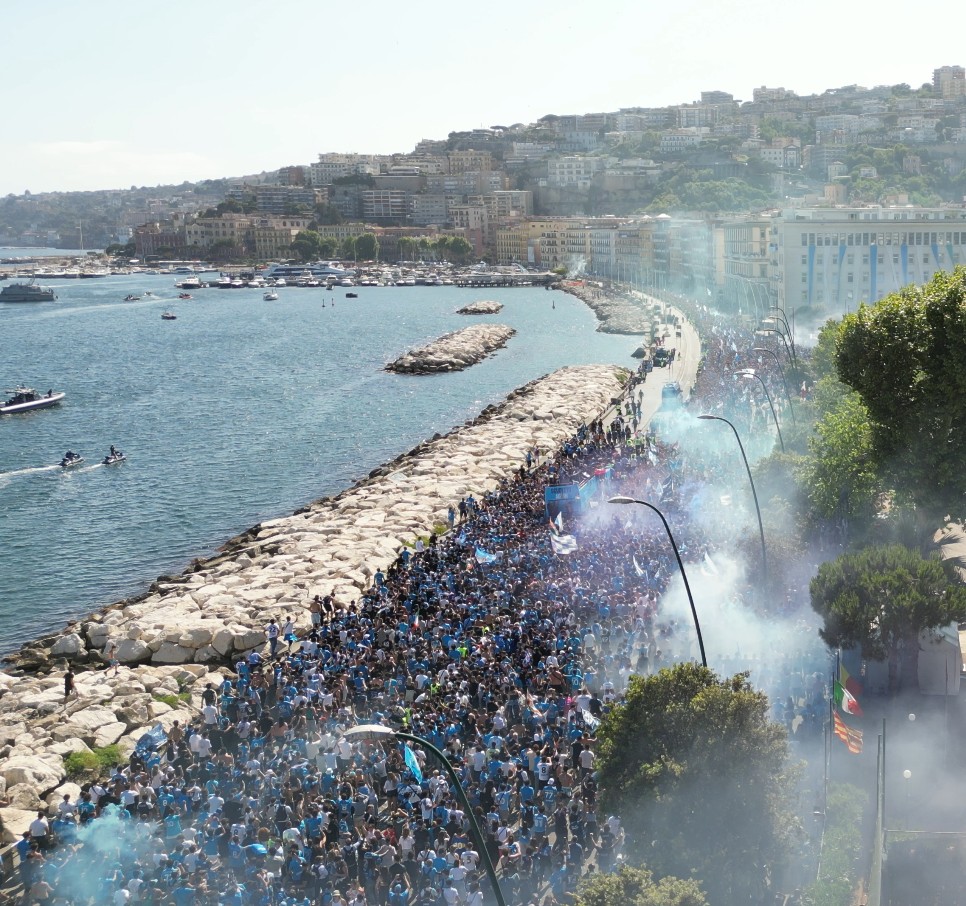 Sfilata bus, Manfredi: "Grande bellezza e grande efficienza, grazie a gioco di squadra"