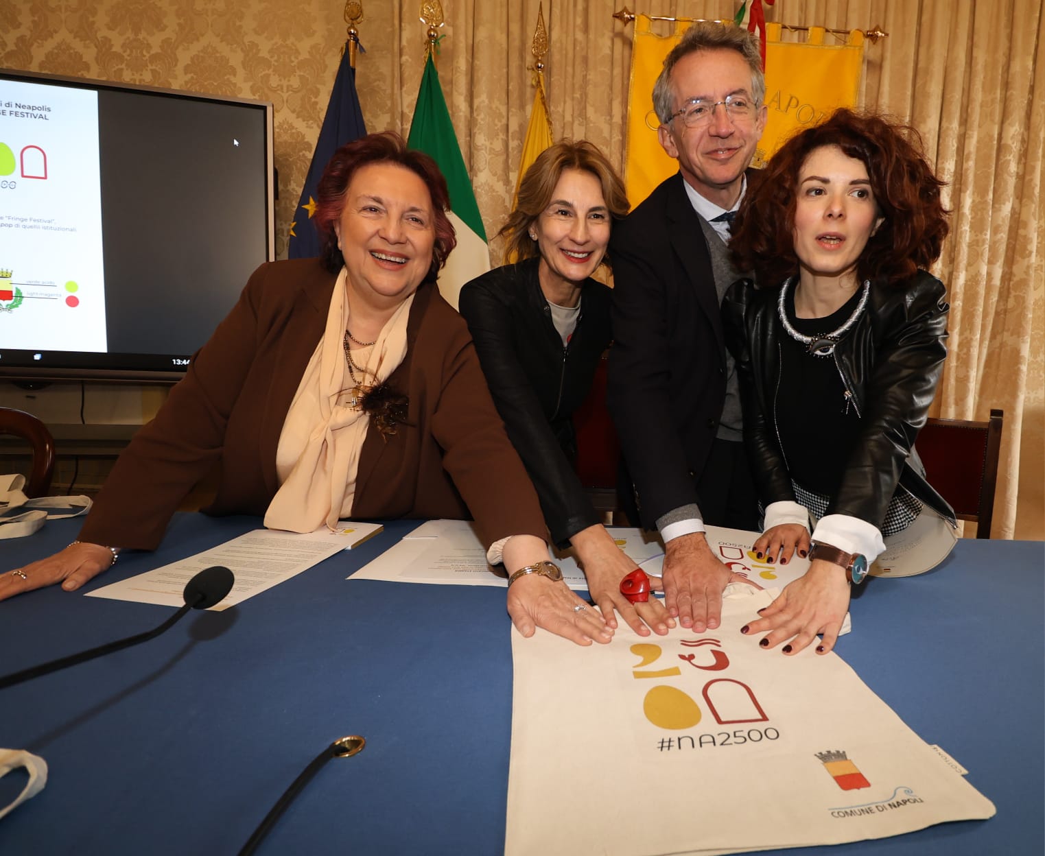 Presentazione del logo "Napoli 2500"