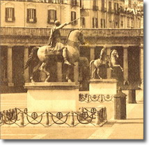 antiche foto di statue equestri in piazza del plebiscito