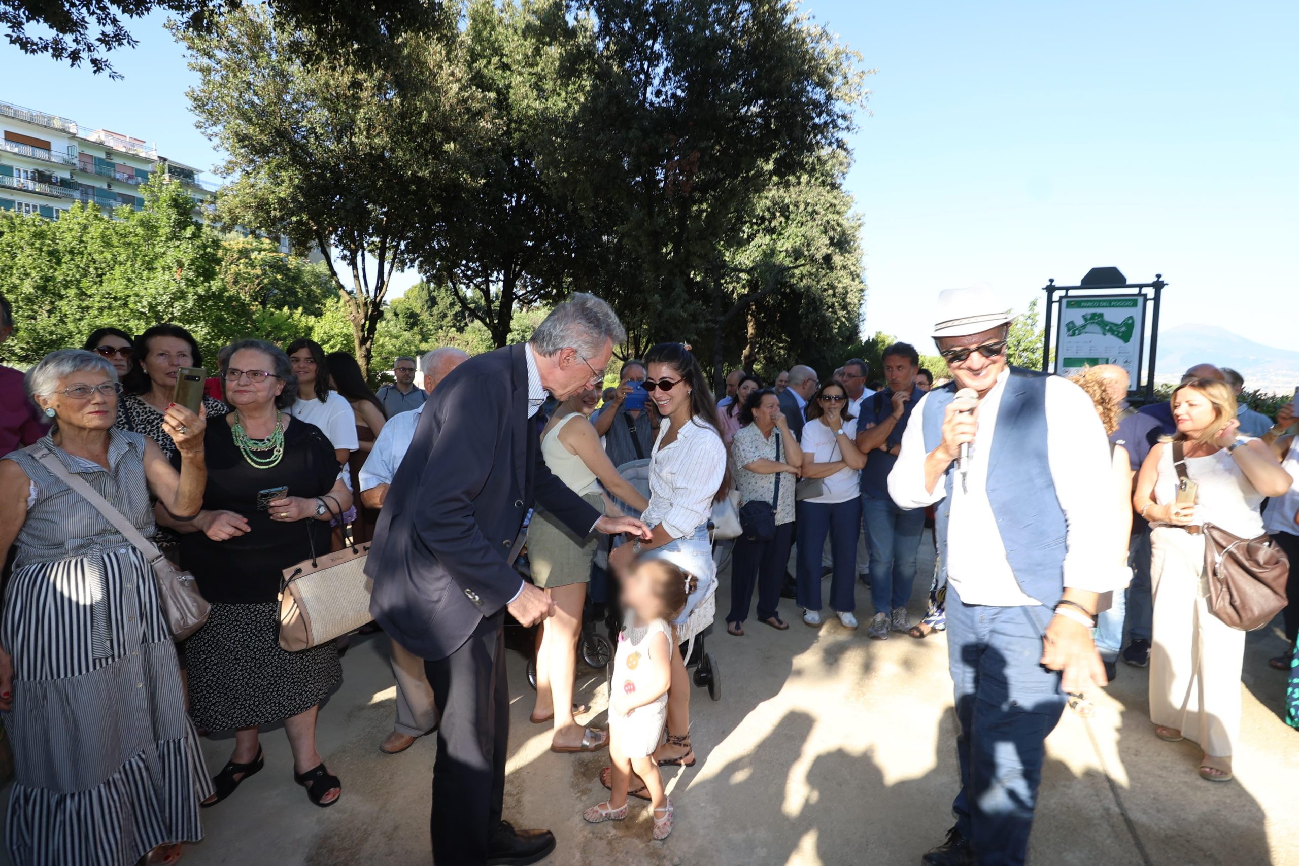 Riaperto al pubblico il Parco del Viale del Poggio, un grande polmone verde che si affaccia sulla città
