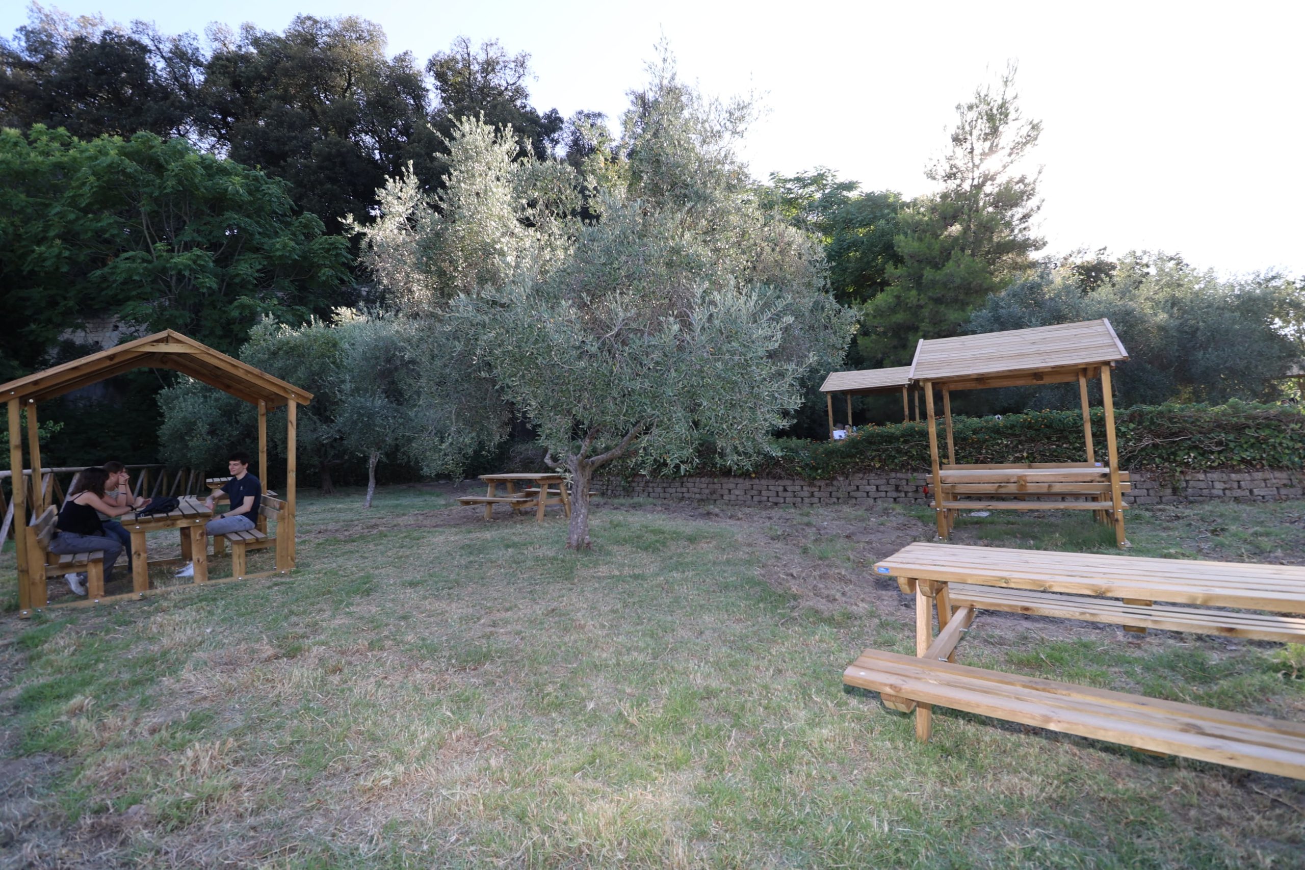 Riaperto al pubblico il Parco del Viale del Poggio, un grande polmone verde che si affaccia sulla città