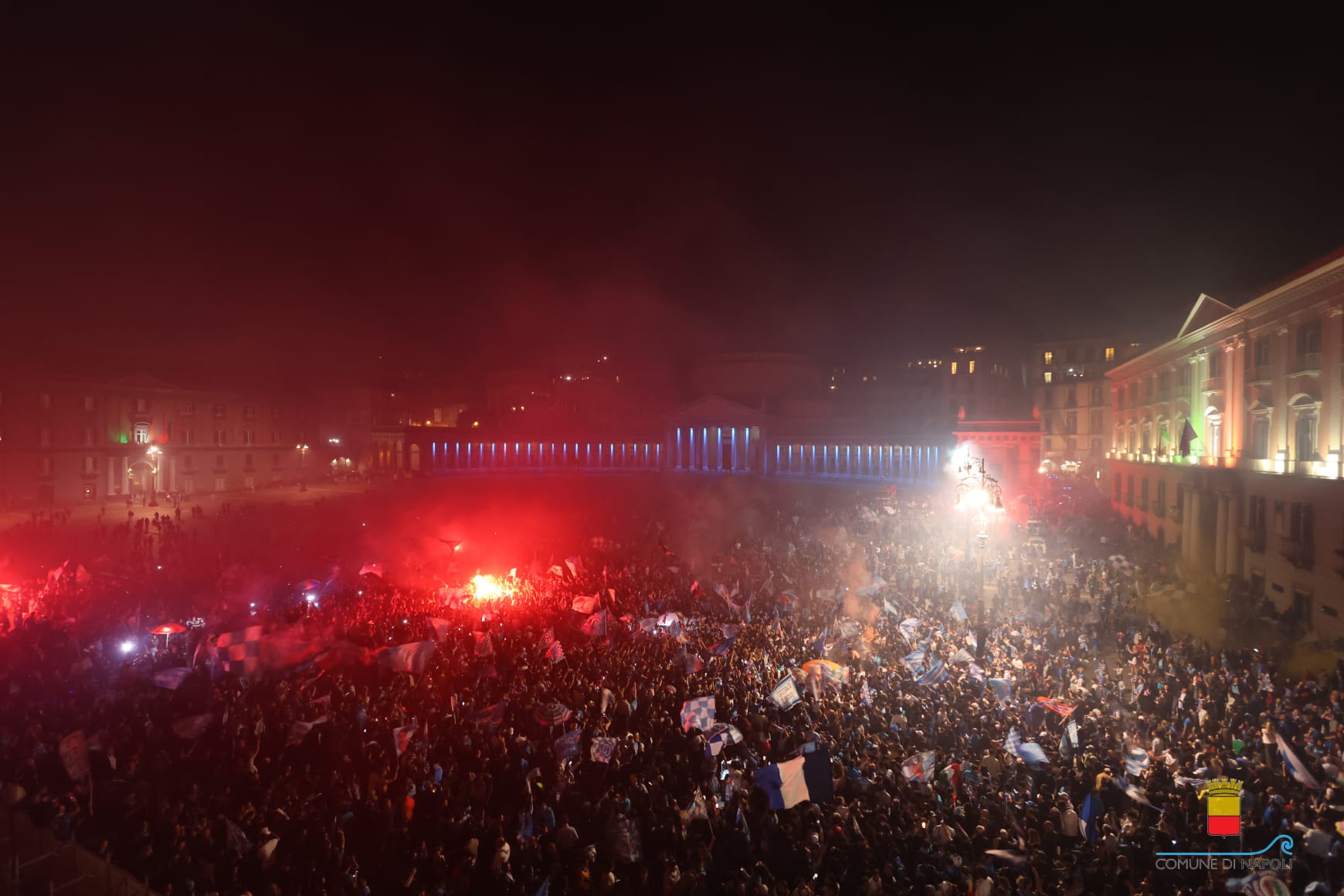 Napoli si risveglia Campione d'Italia!