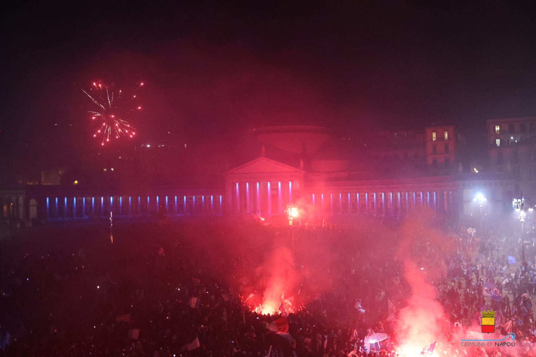 Napoli si risveglia Campione d'Italia!