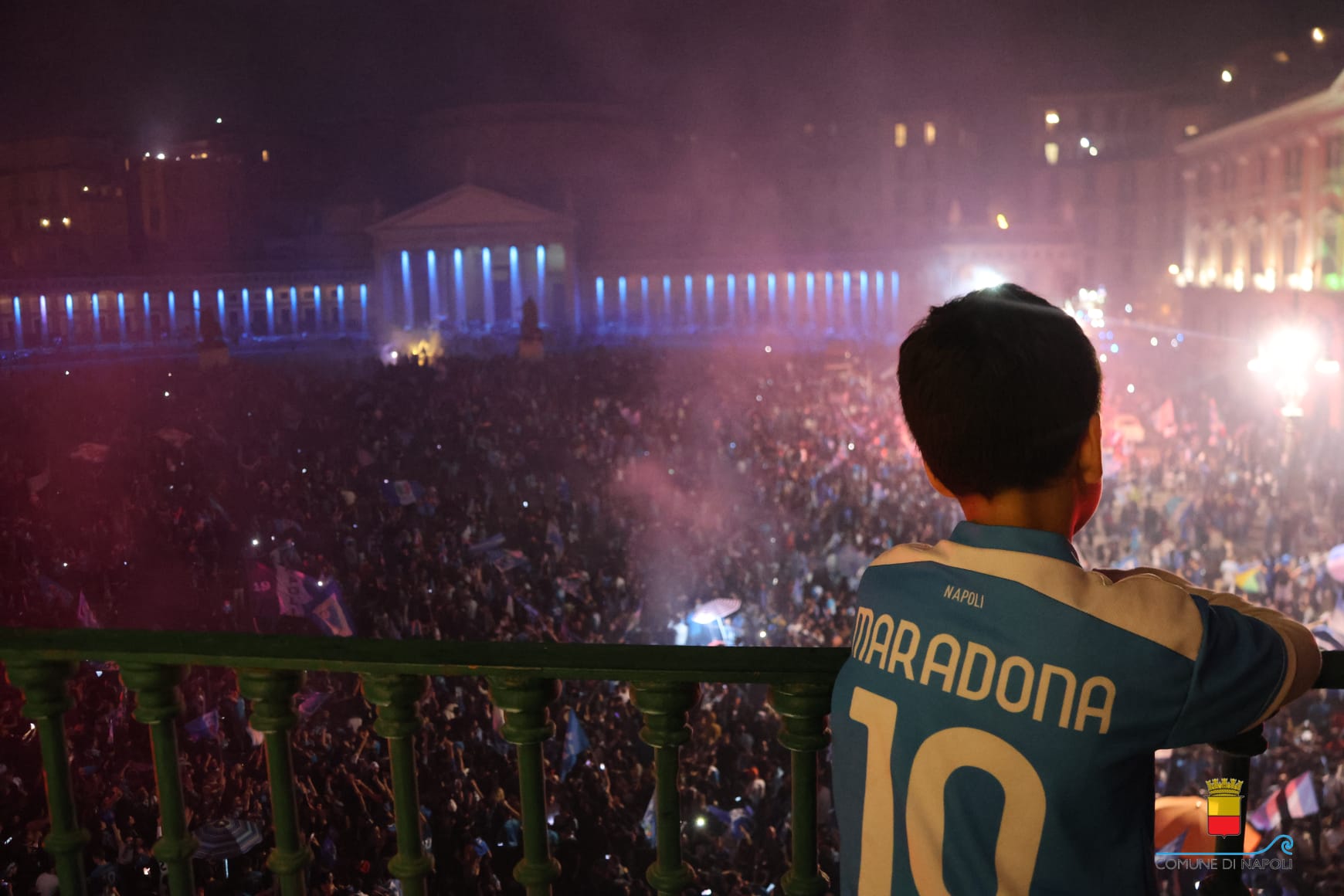 Napoli si risveglia Campione d'Italia!