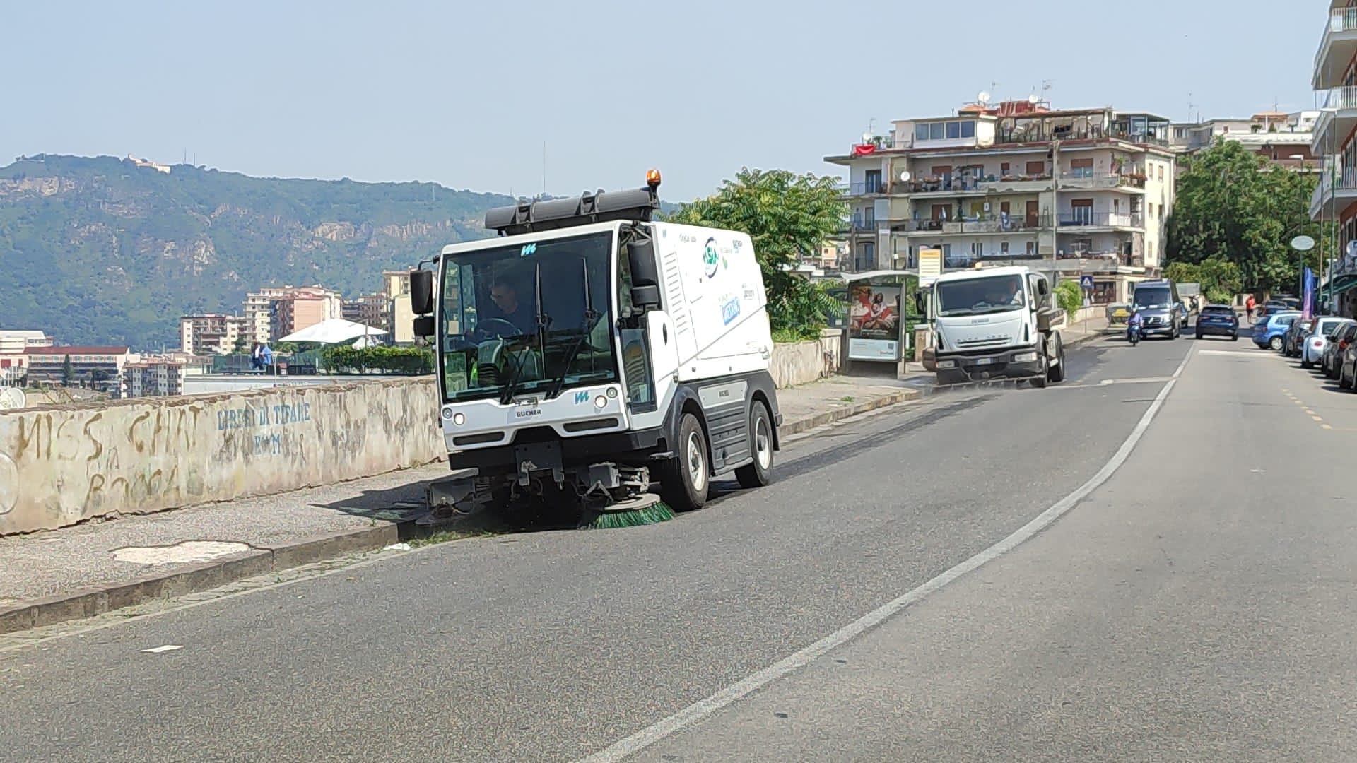 Pulizia strade via Manzoni - via Caravaggio