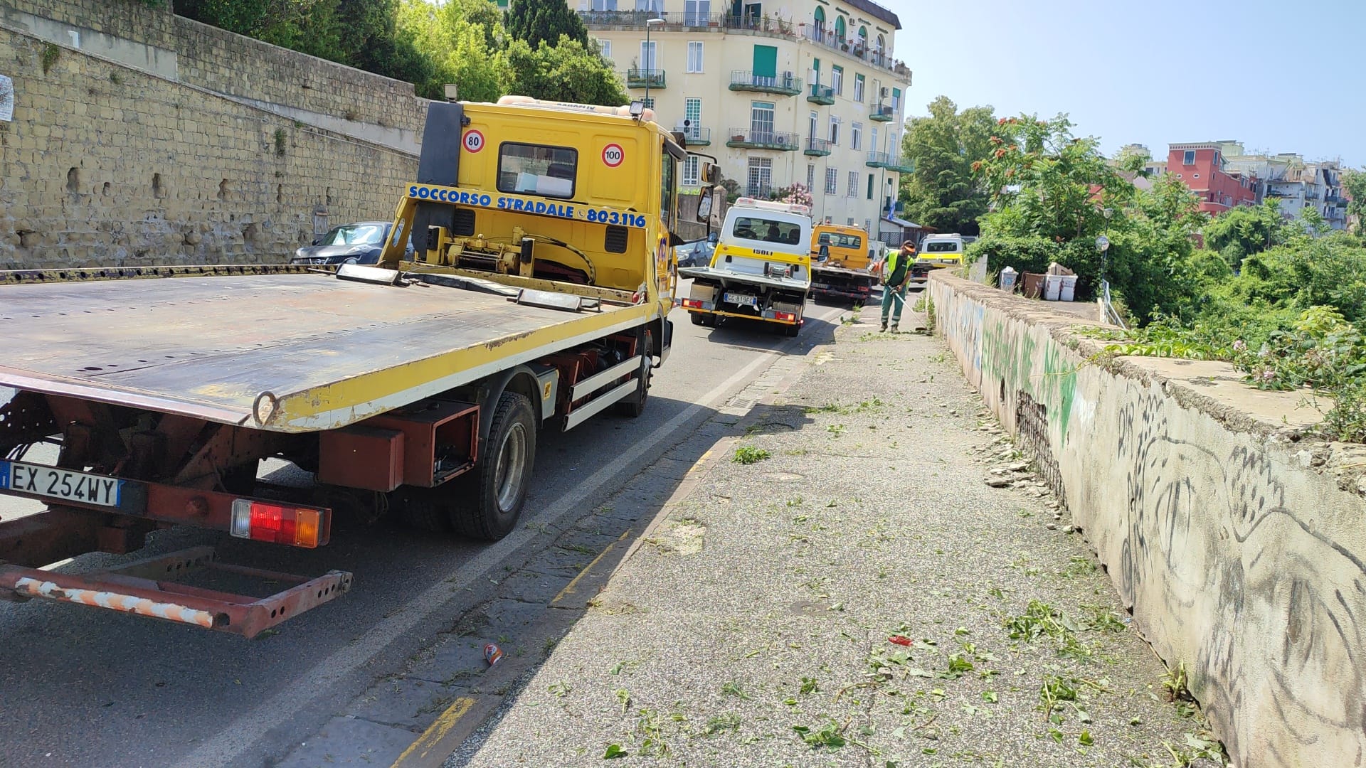 Pulizia strade via Manzoni - via Caravaggio
