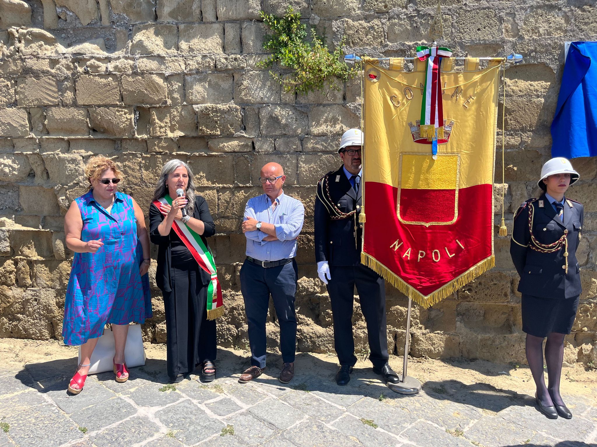 Scoperta la targa in ricordo di Dolores Feleppa Madaro