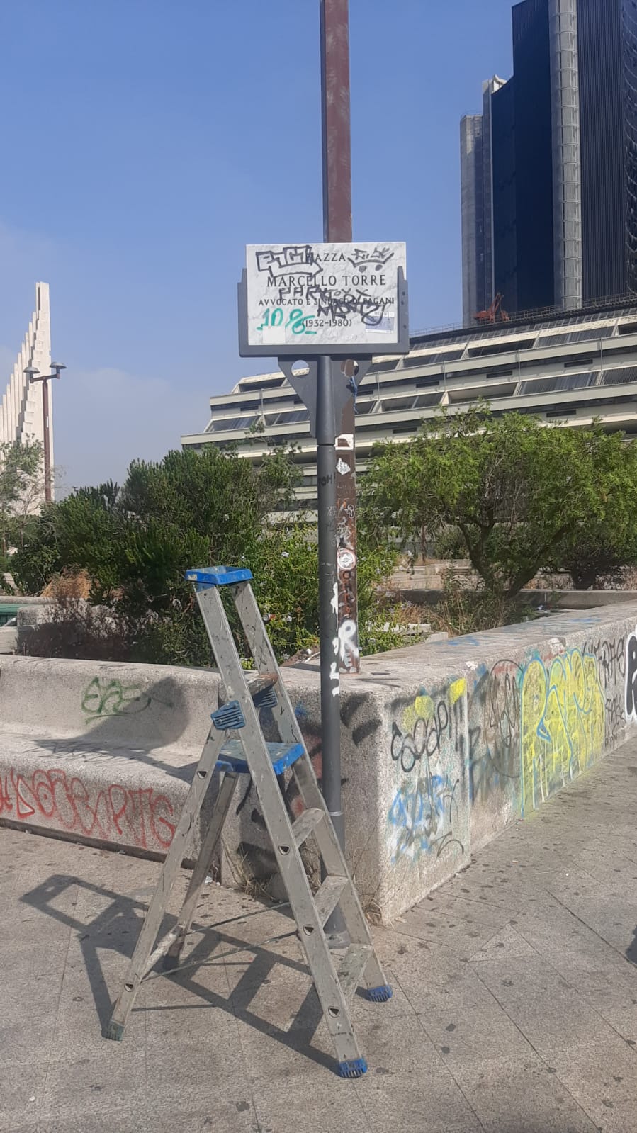 Ripristinata la targa di Marcello Torre al centro Direzionale