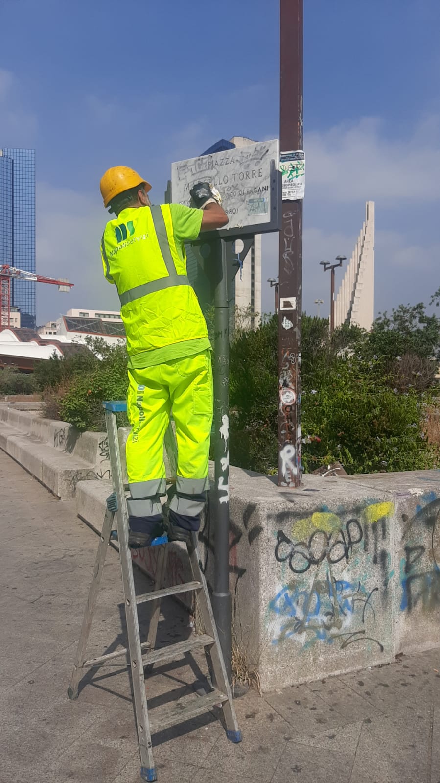 Ripristinata la targa di Marcello Torre al centro Direzionale