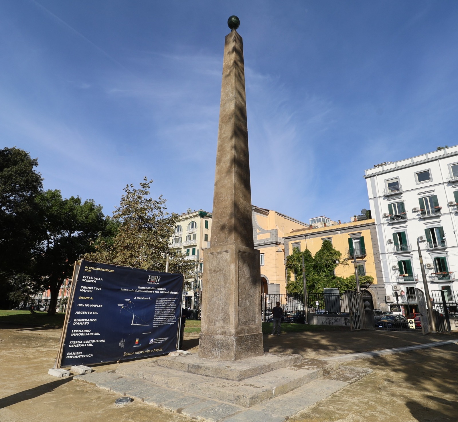 Ripristinato l’Obelisco della Meridiana della Villa Comunale
