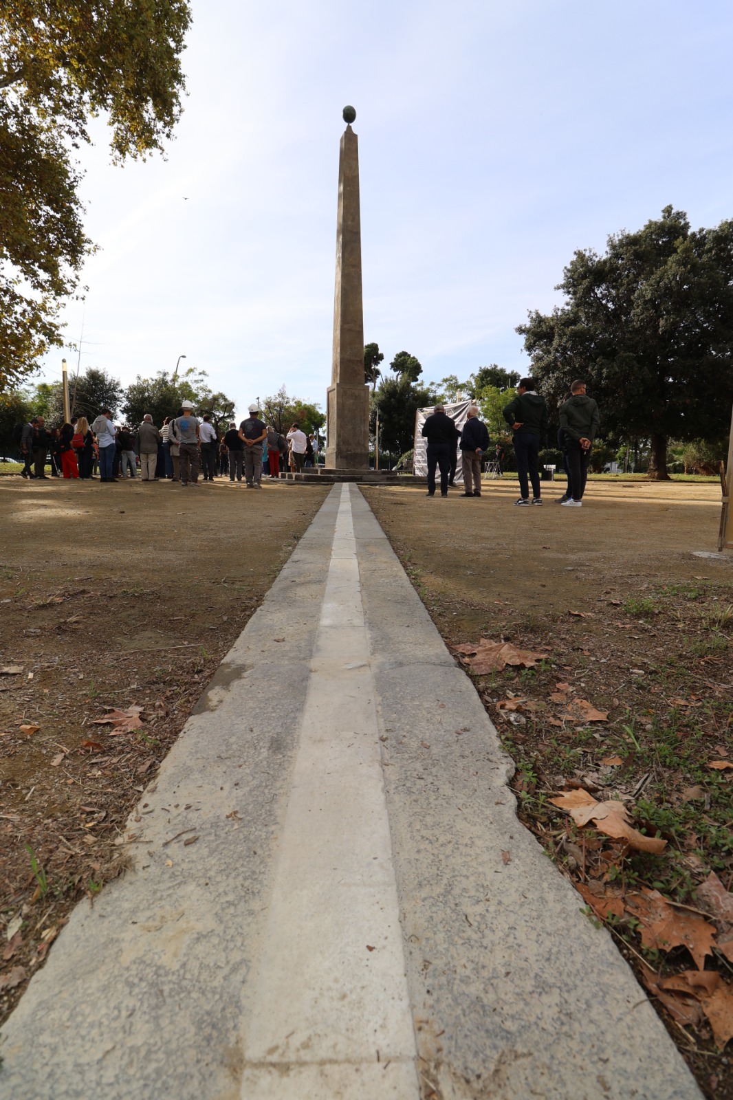 Ripristinato l’Obelisco della Meridiana della Villa Comunale
