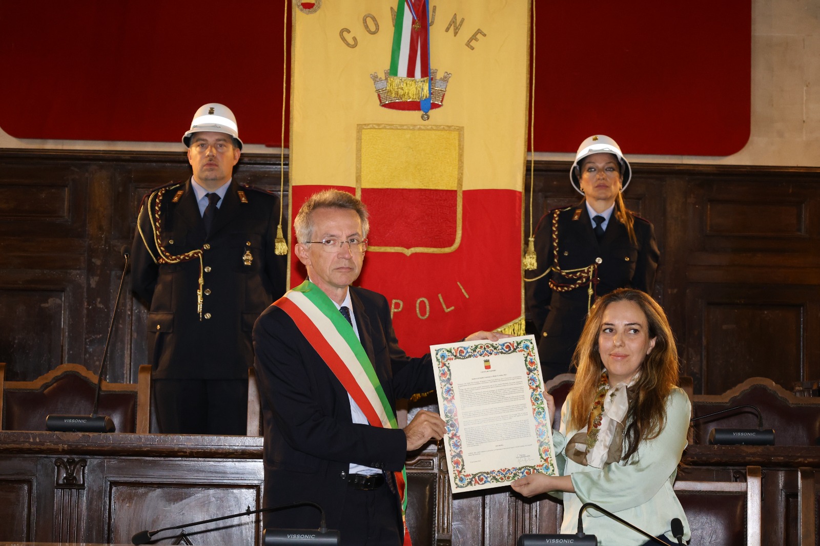 Julian Assange cittadino onorario di Napoli