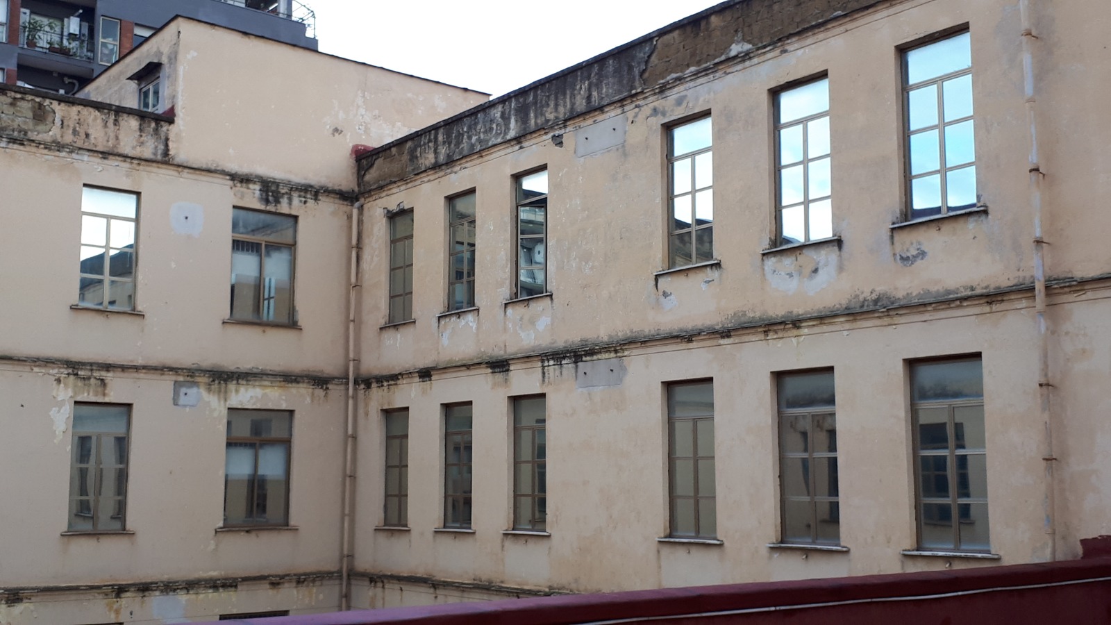 cortile scuola Leopardi