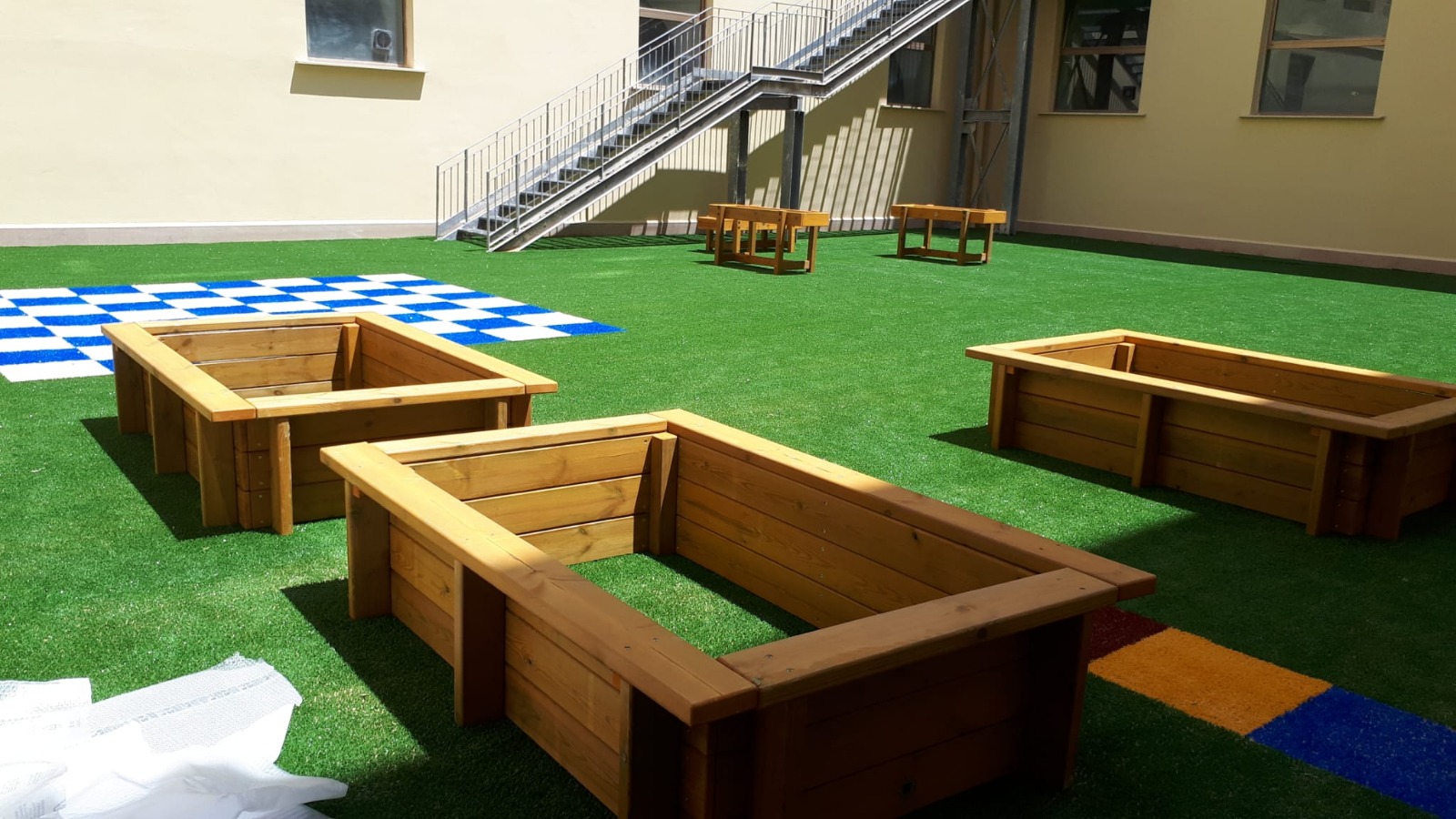 cortile scuola Leopardi