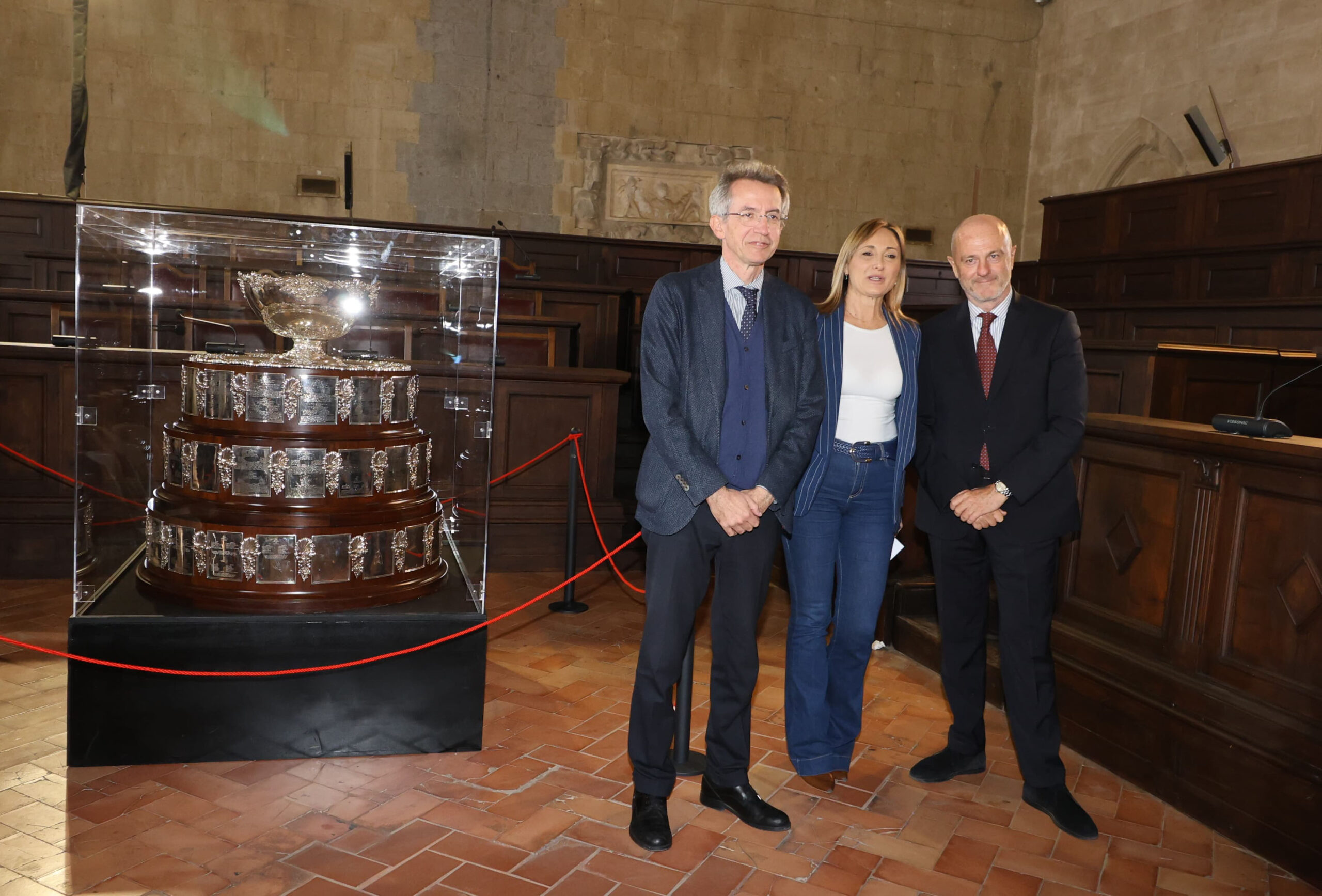 La Coppa Davis in mostra al Maschio Angioino