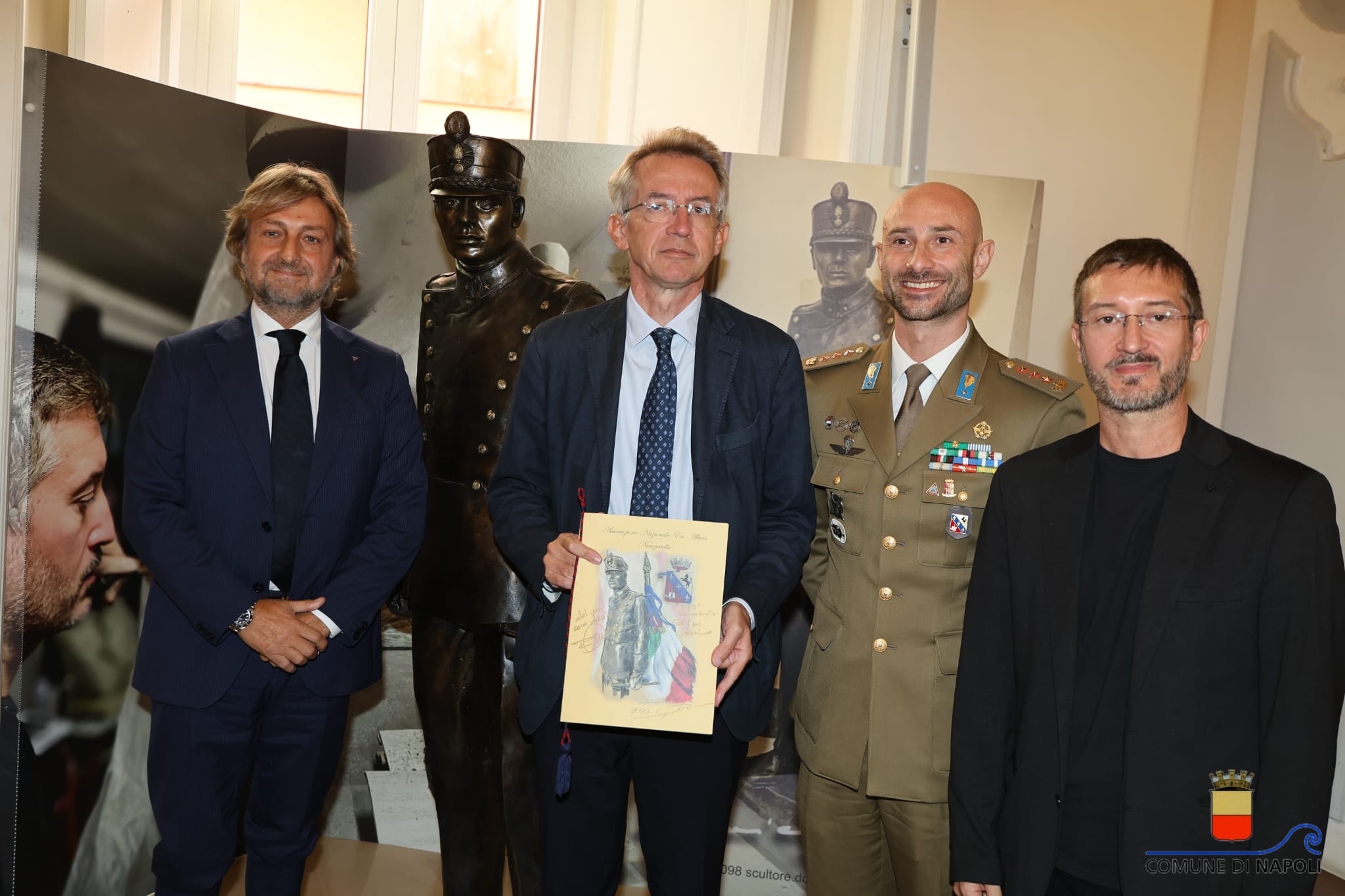 Nunziatella, cerimonia di presentazione della statua dell'allievo e del calendario 2025