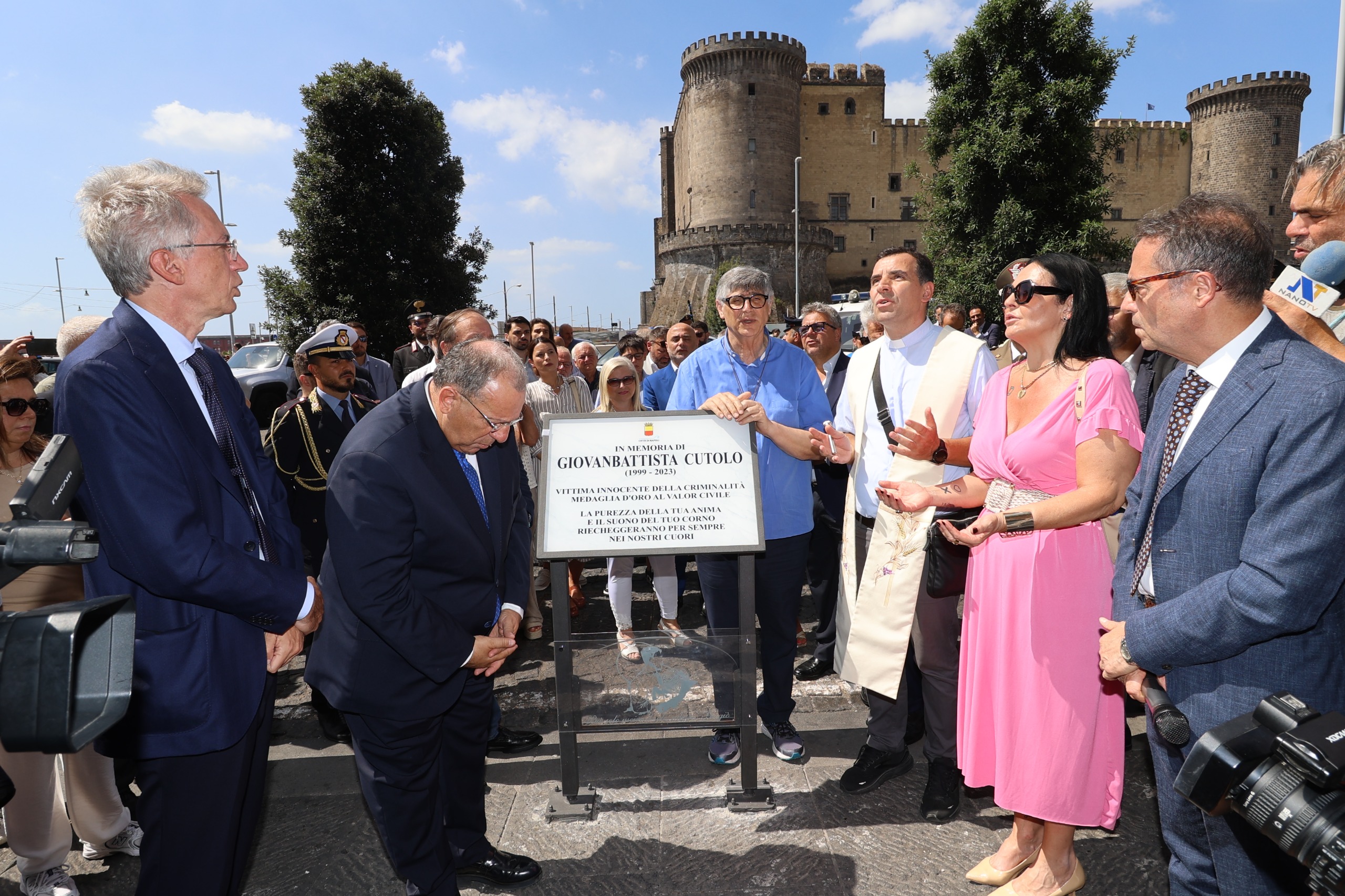 Ripristinata la targa per Giovanbattista Cutolo