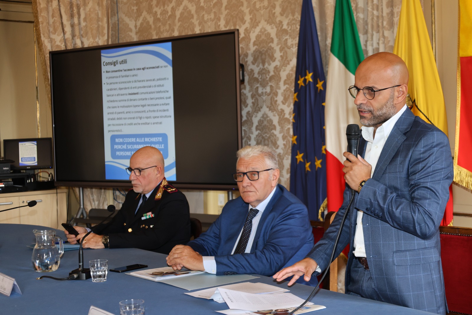 Presentata la campagna "Occhio al truffatore!"