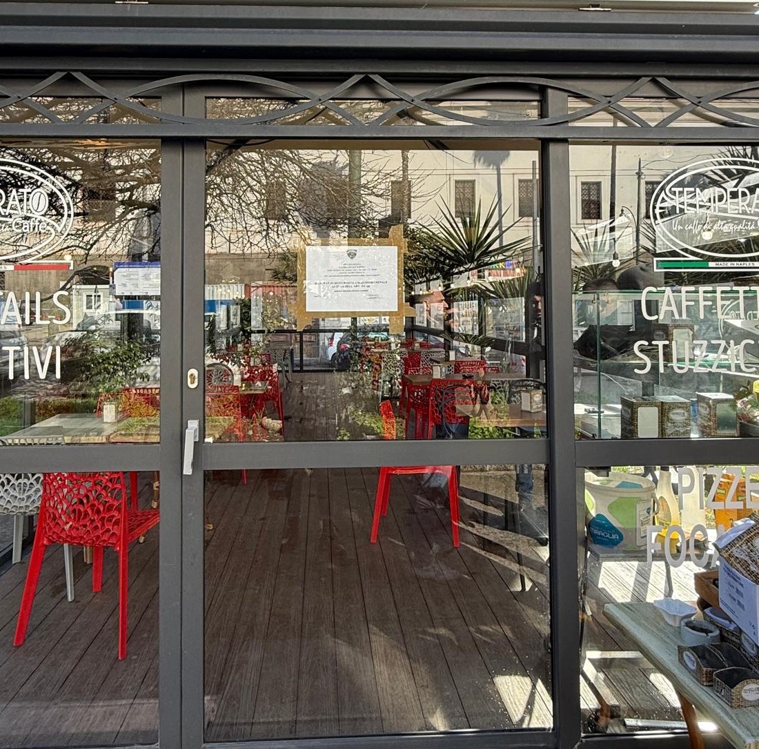 2 Napoli, controlli in Piazza Carlo III: sequestrati 5 dehors abusivi per violazioni urbanistiche e paesaggistiche